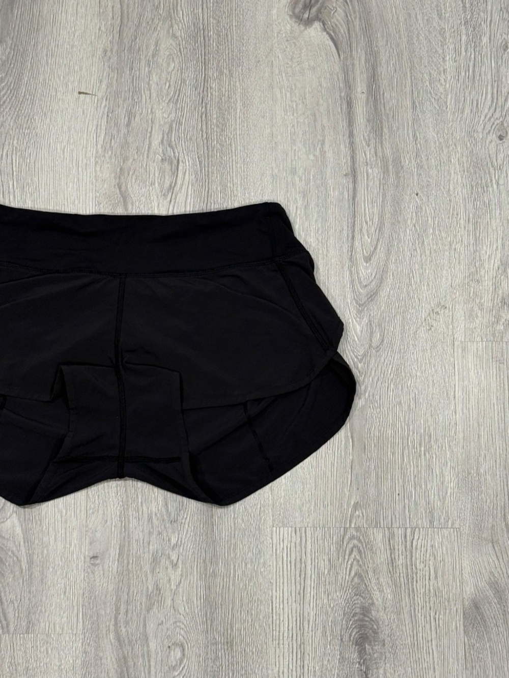 Lululemon Speed Up Low-Rise Lined Short | Black | Size 8. - Picture 6 of 9